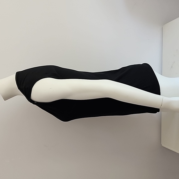 Gap black tee with beading size XS - Picture 10 of 11